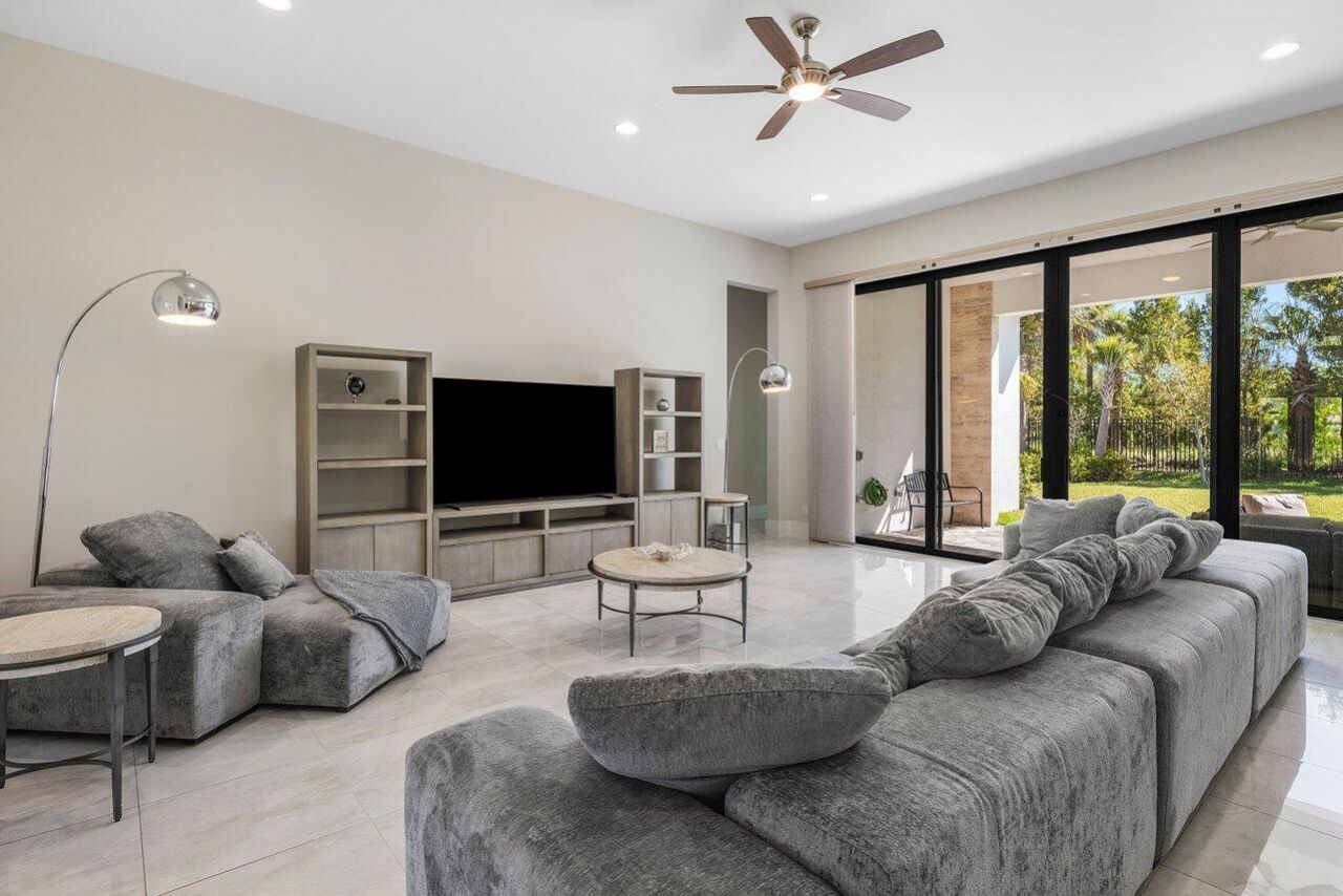 9232 Coral Isles Circle, Palm Beach Gardens, FL 33412 Photo