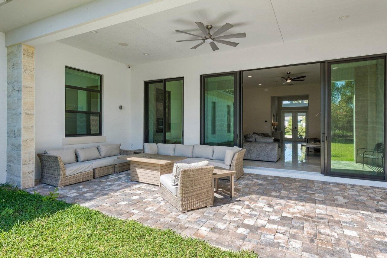 9232 Coral Isles Circle, Palm Beach Gardens, FL 33412 Photo