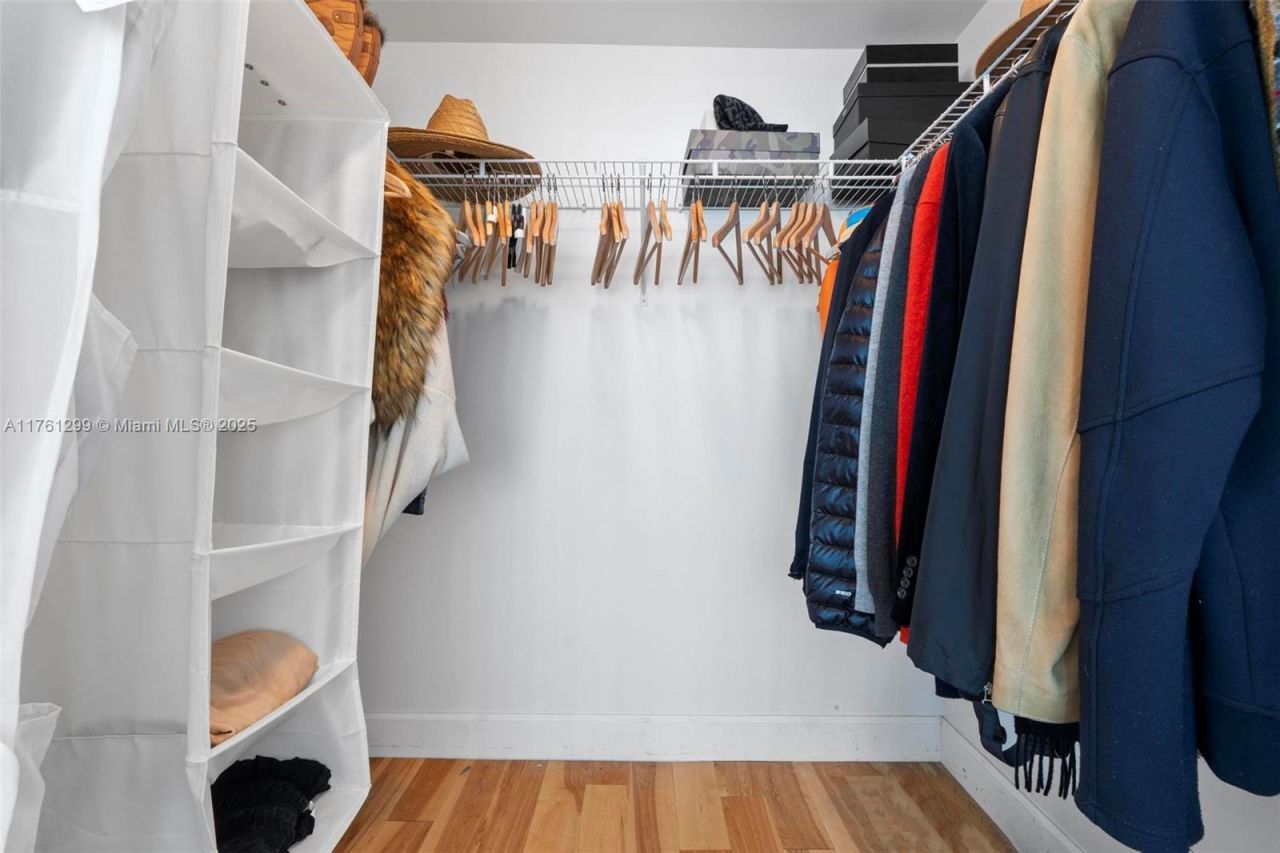 500 Brickell Ave, Unit 2510, Miami, FL 33131 Photo