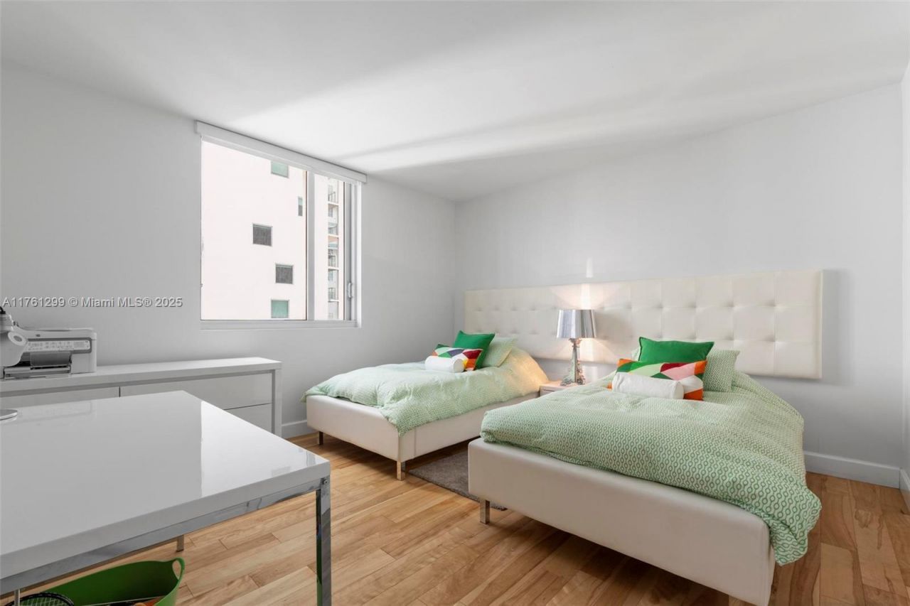 500 Brickell Ave, Unit 2510, Miami, FL 33131 Photo