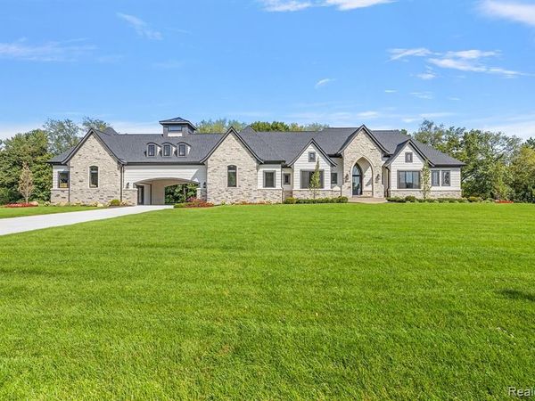 70501 Renata Court, Bruce Twp, MI 48065