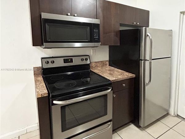 738 NE 86th St, Unit 4, Miami, FL 33138