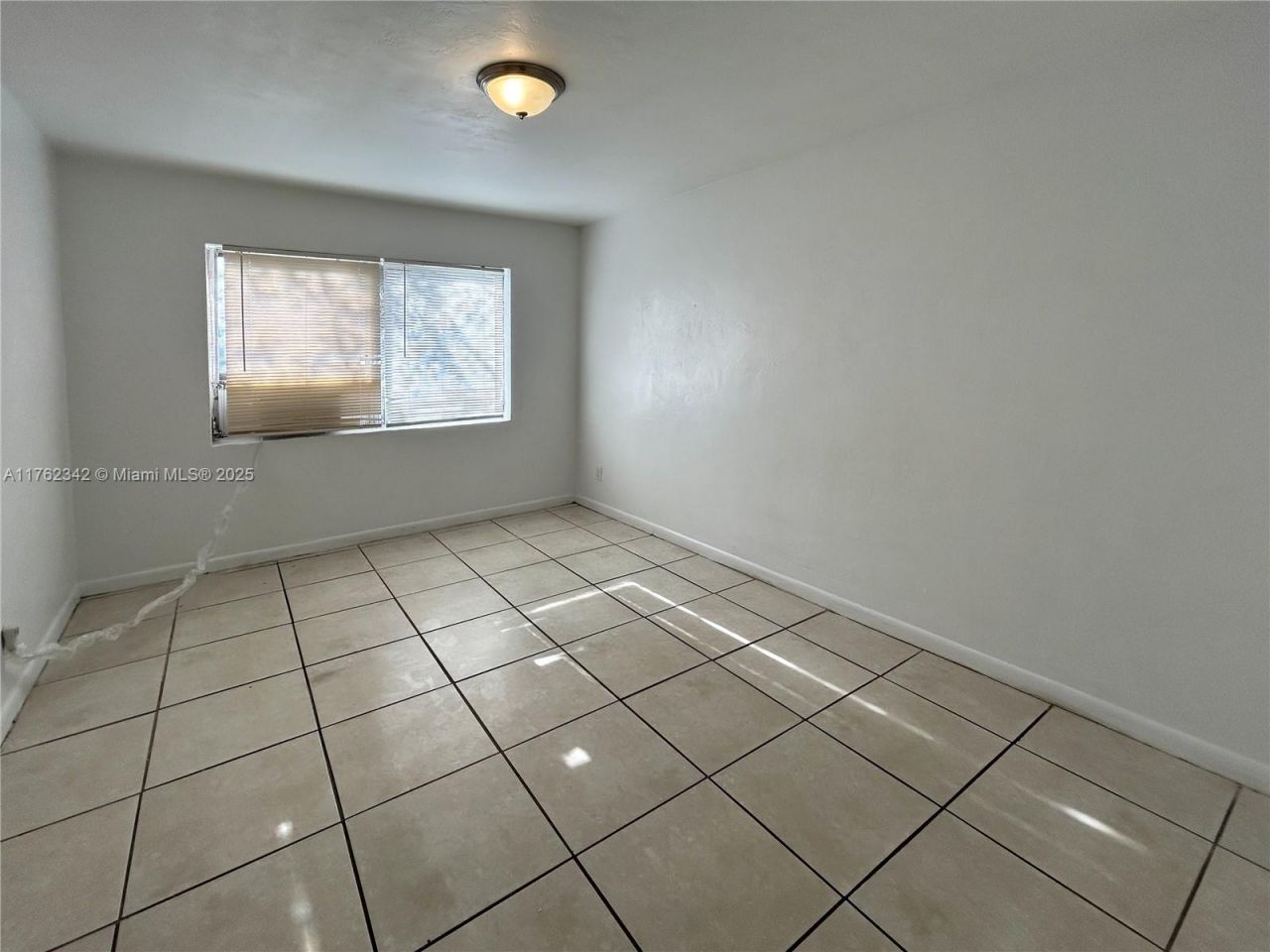 738 NE 86th St, Unit 4, Miami, FL 33138 Photo