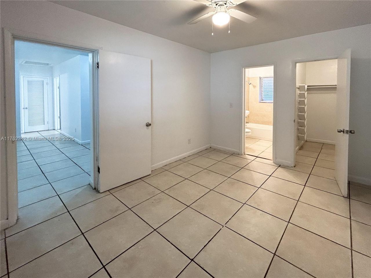 738 NE 86th St, Unit 4, Miami, FL 33138 Photo