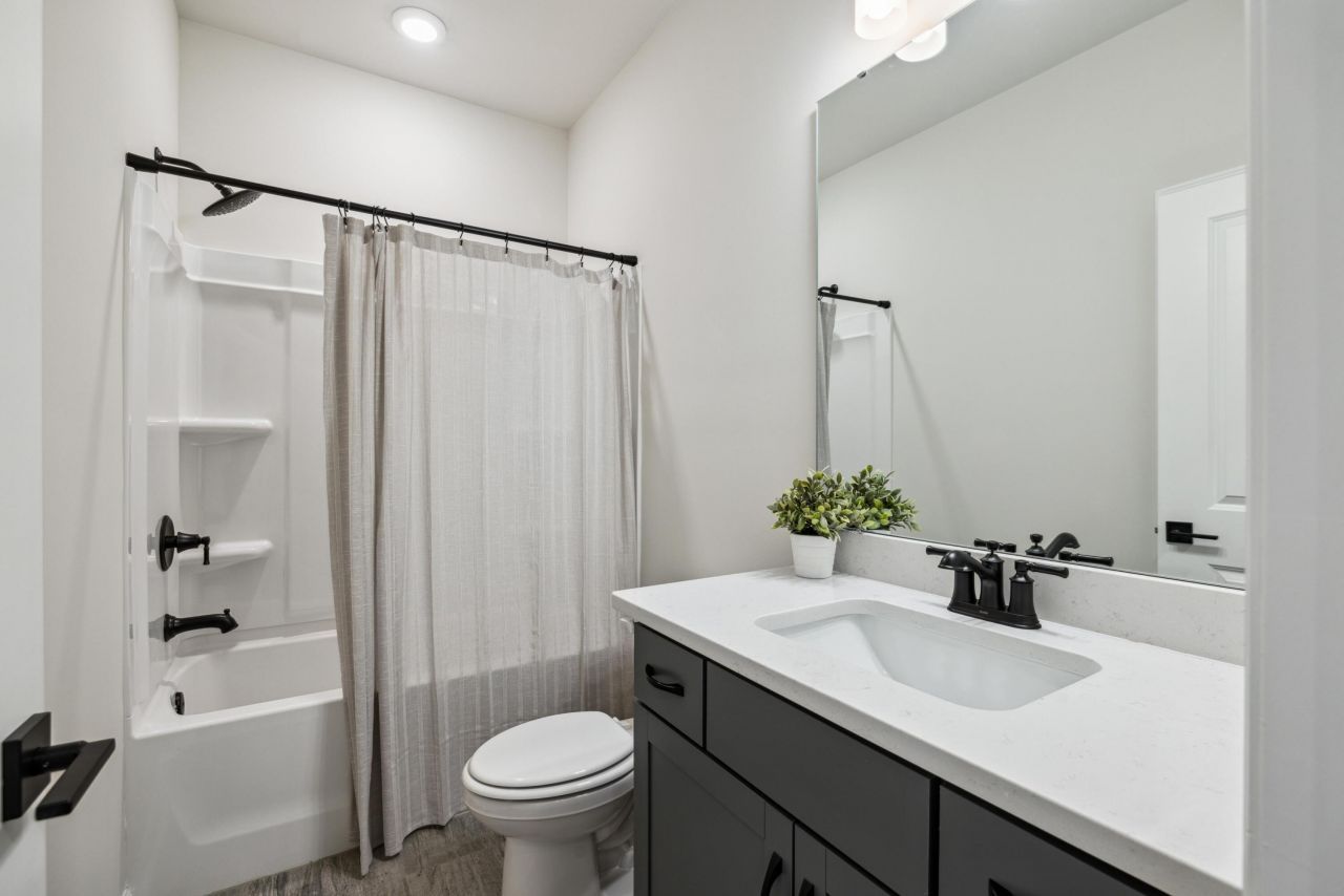 1001 Middleton Dr Drive Photo 14