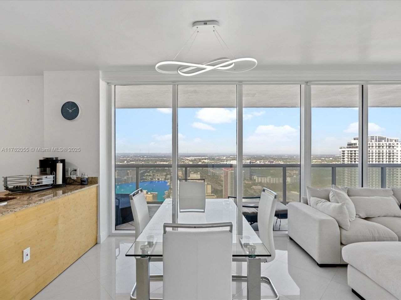 1830 S Ocean Dr, Unit 4508, Hallandale Beach, FL 33009 Photo