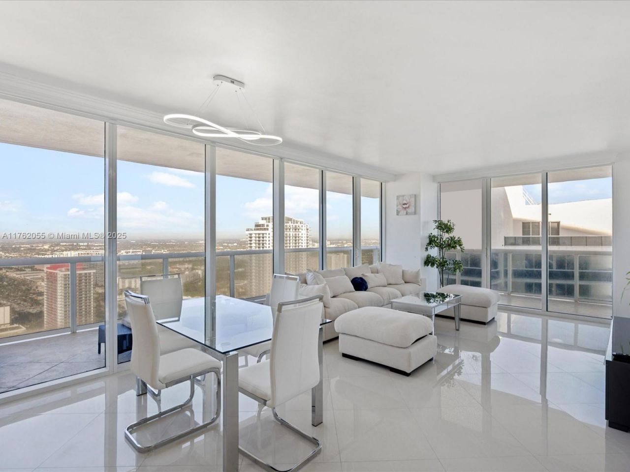 1830 S Ocean Dr, Unit 4508, Hallandale Beach, FL 33009 Photo