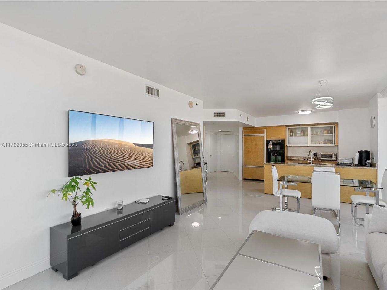 1830 S Ocean Dr, Unit 4508, Hallandale Beach, FL 33009 Photo