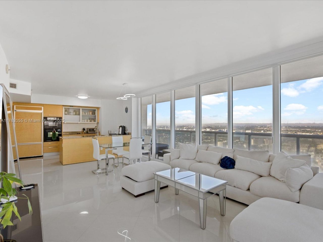 1830 S Ocean Dr, Unit 4508, Hallandale Beach, FL 33009 Photo