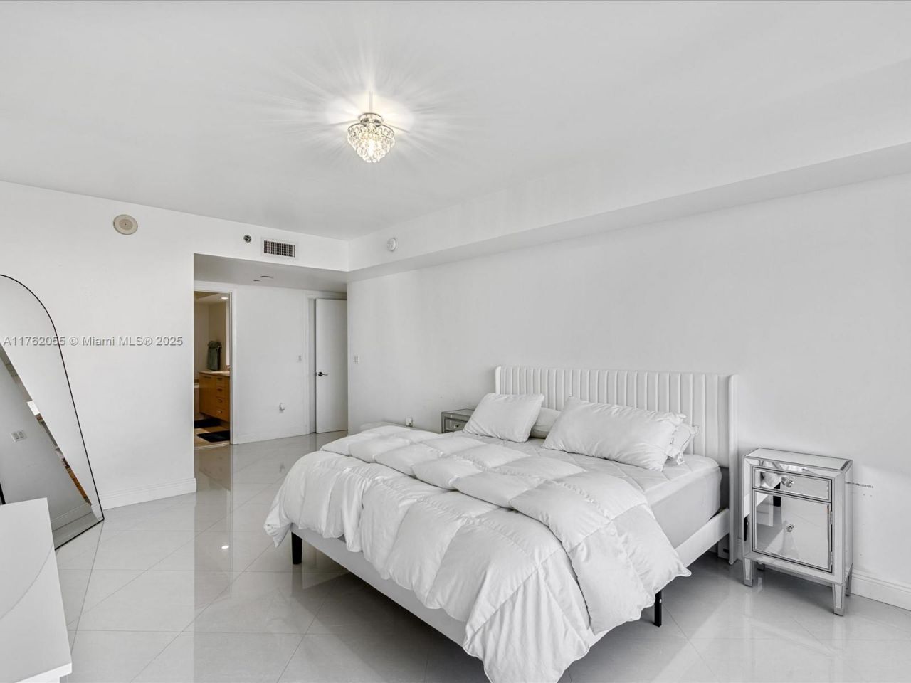 1830 S Ocean Dr, Unit 4508, Hallandale Beach, FL 33009 Photo