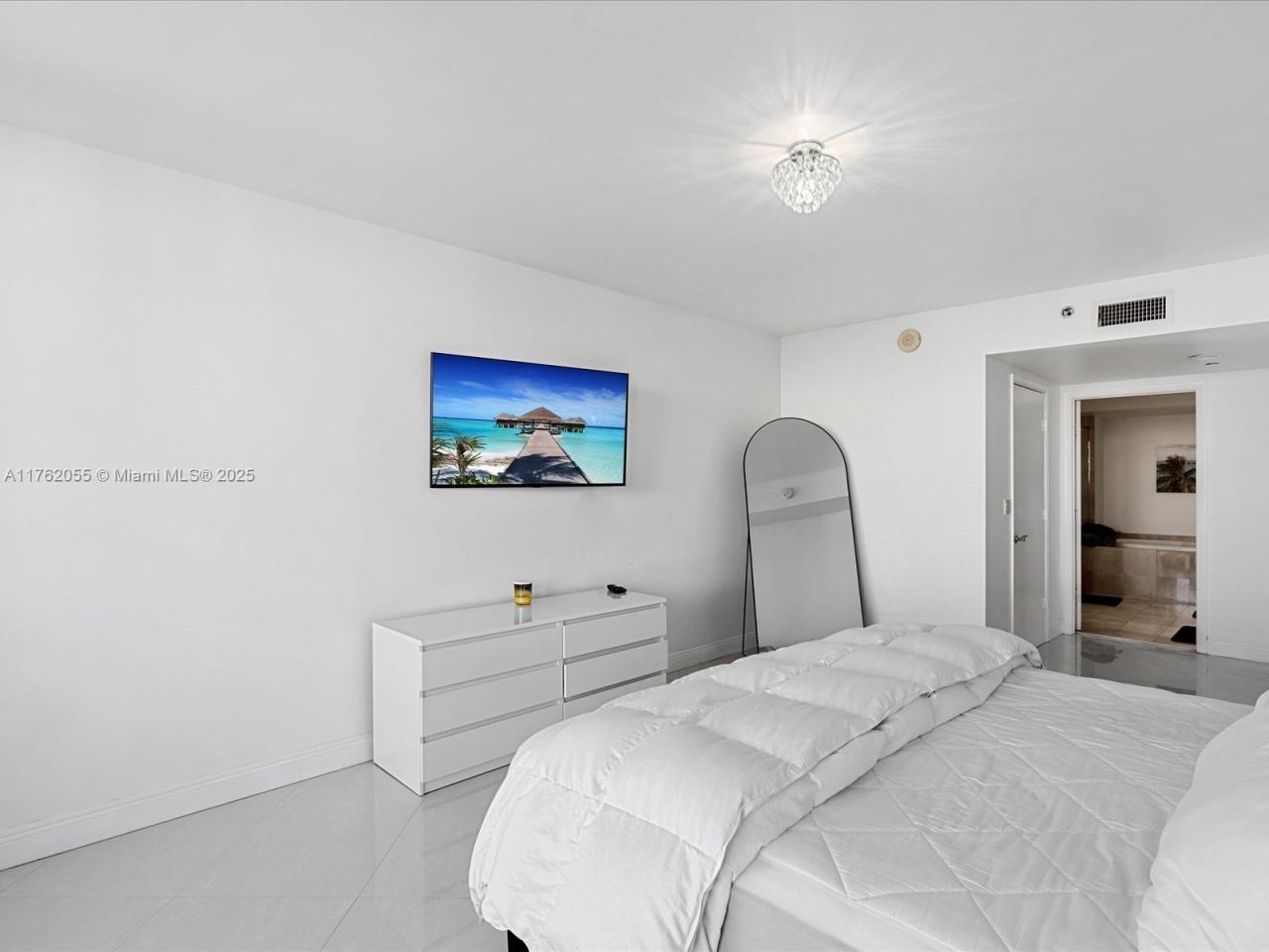 1830 S Ocean Dr, Unit 4508, Hallandale Beach, FL 33009 Photo