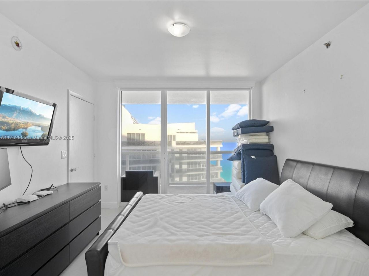 1830 S Ocean Dr, Unit 4508, Hallandale Beach, FL 33009 Photo