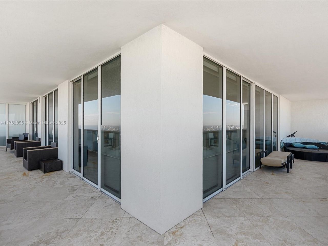 1830 S Ocean Dr, Unit 4508, Hallandale Beach, FL 33009 Photo