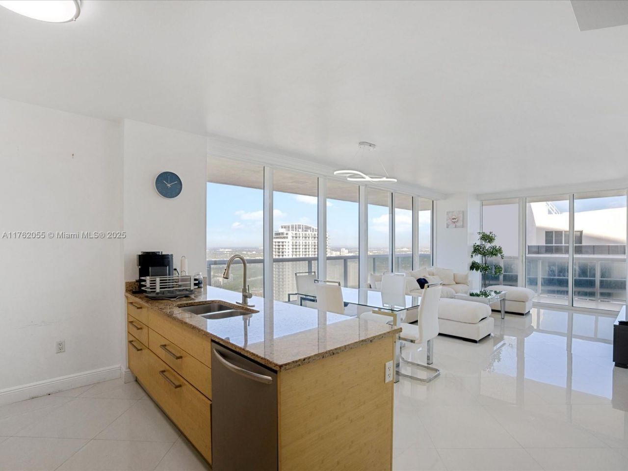 1830 S Ocean Dr, Unit 4508, Hallandale Beach, FL 33009 Photo