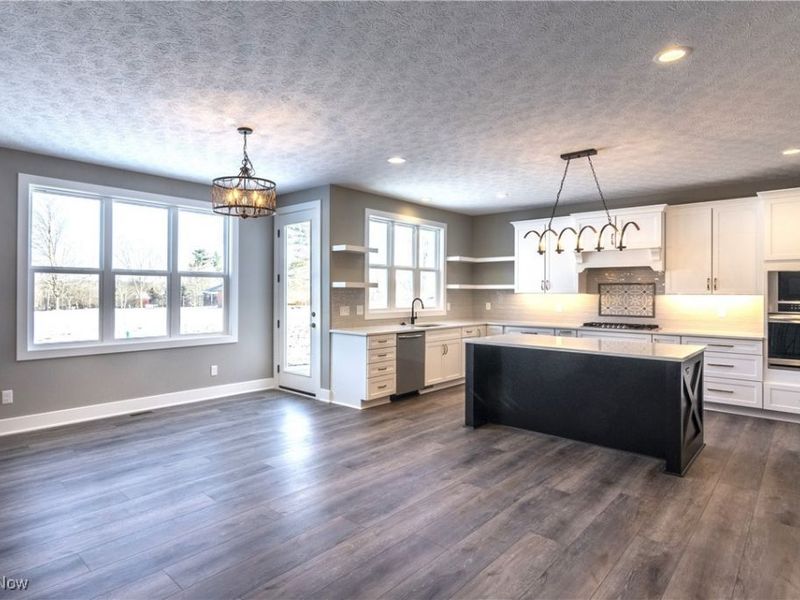 2152 Vivian Way, Avon, OH 44011 Photo 2