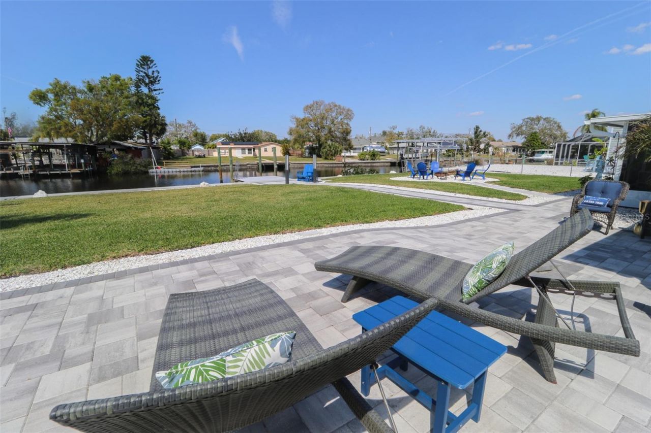 817 Blue Heron Boulevard, Ruskin, FL 33570 Photo