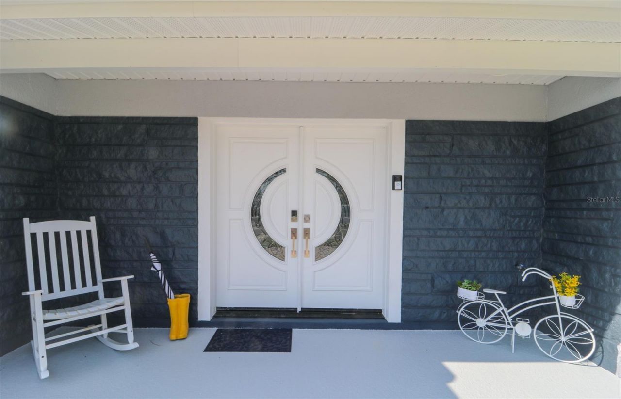 817 Blue Heron Boulevard, Ruskin, FL 33570 Photo