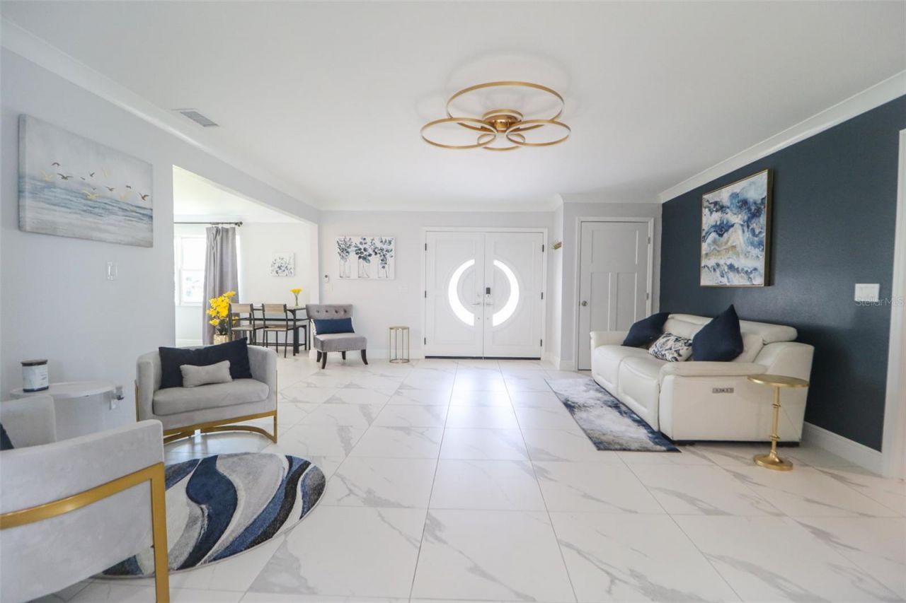 817 Blue Heron Boulevard, Ruskin, FL 33570 Photo