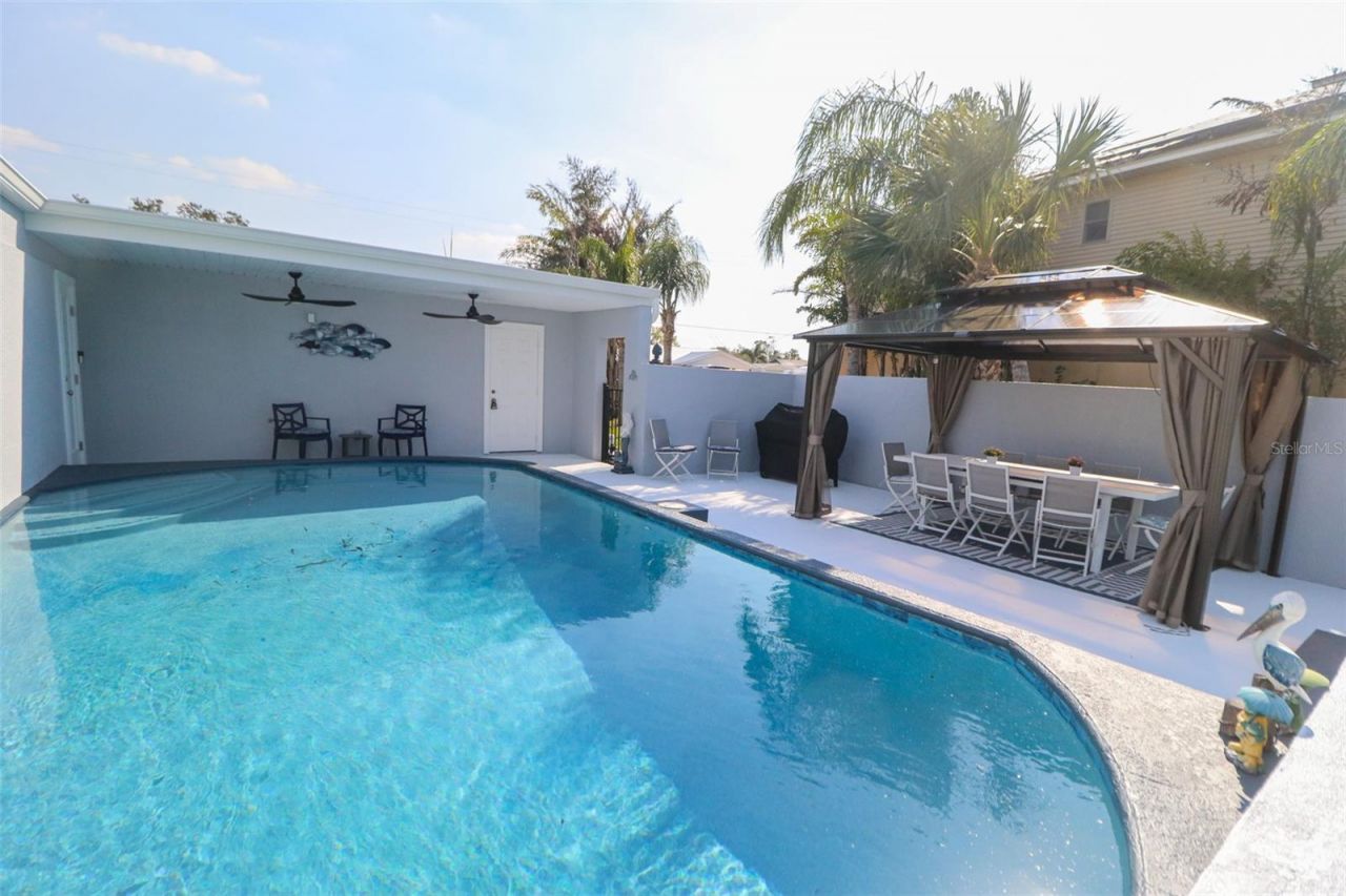 817 Blue Heron Boulevard, Ruskin, FL 33570 Photo