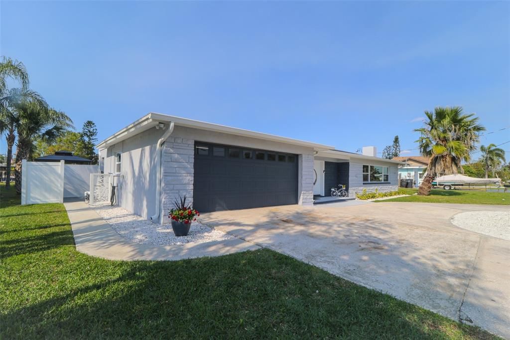 817 Blue Heron Boulevard, Ruskin, FL 33570 Photo