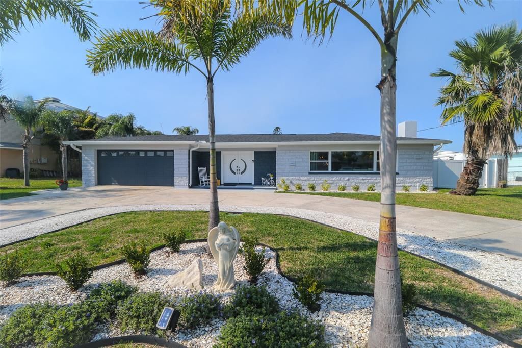 817 Blue Heron Boulevard, Ruskin, FL 33570 Photo