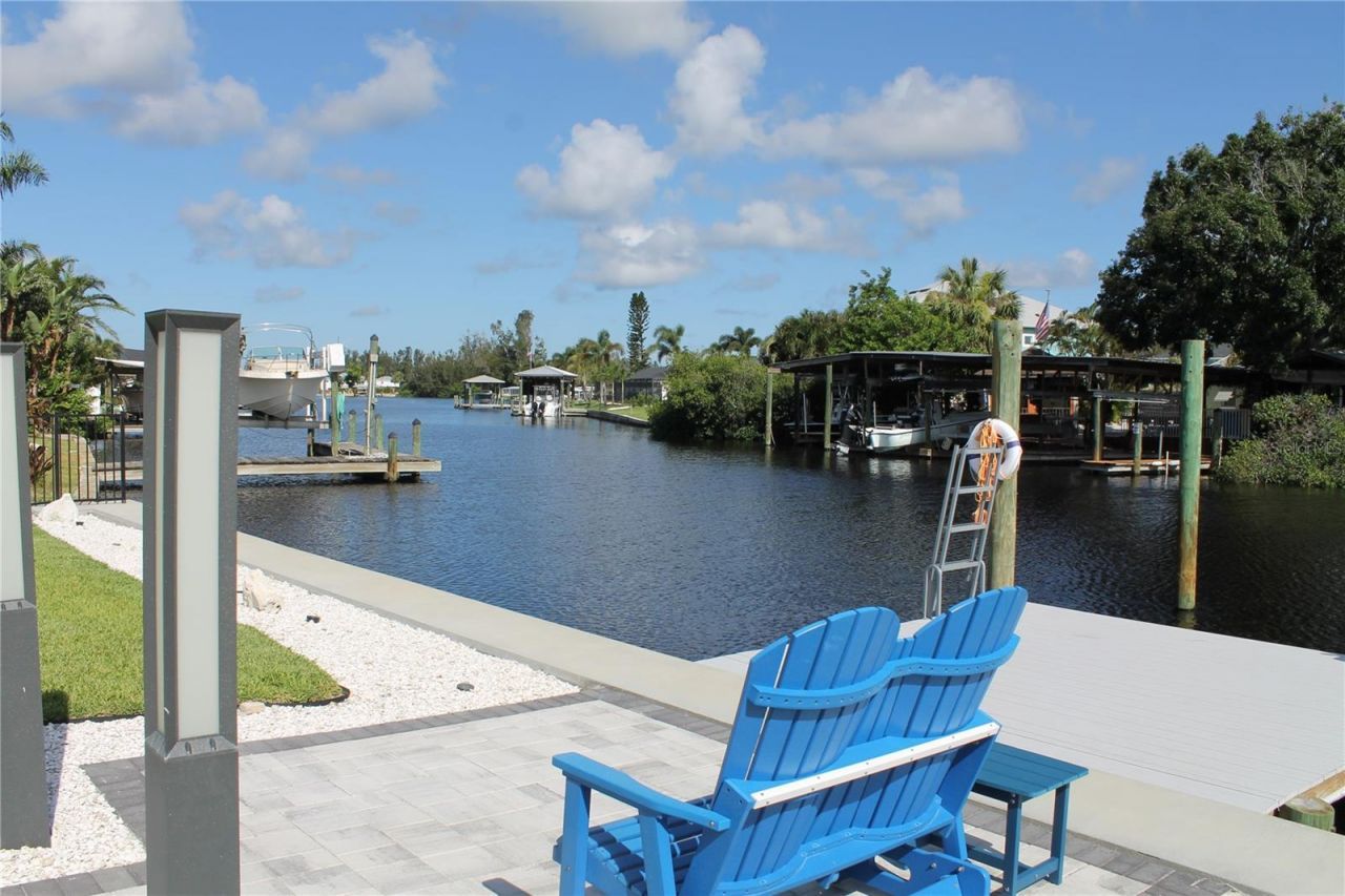 817 Blue Heron Boulevard, Ruskin, FL 33570 Photo