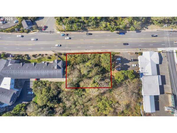 296 NW HIGHWAY 101, Lincoln City, OR 97367