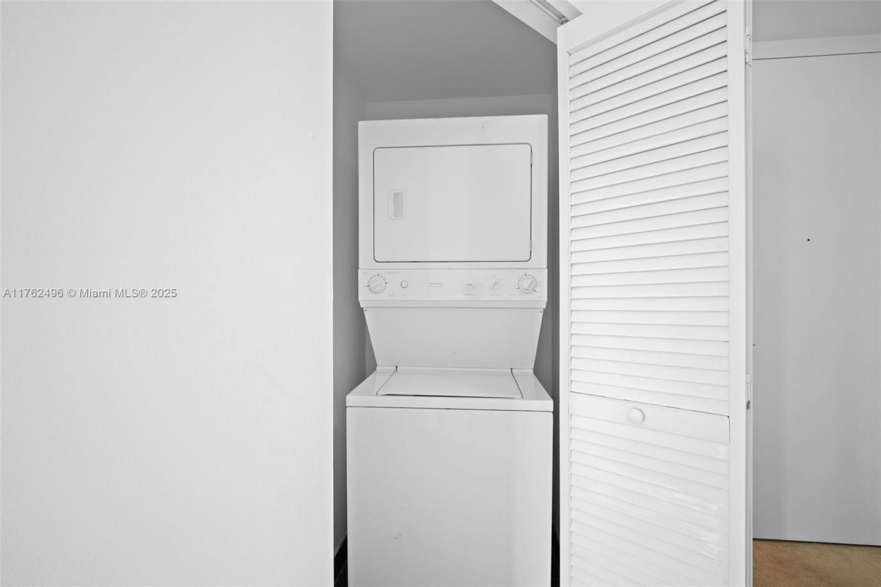 79 SW 12th St, Unit 2512-S, Miami, FL 33130 Photo