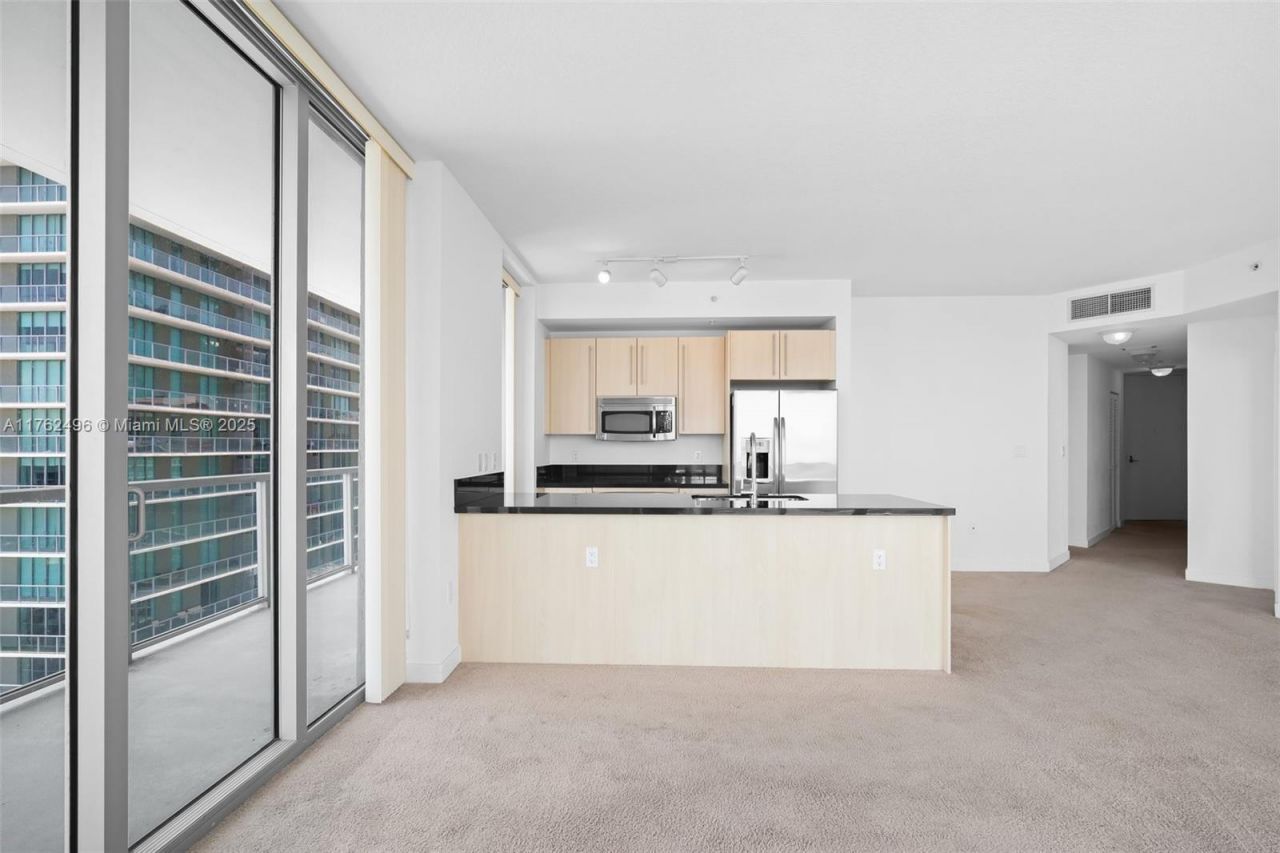 79 SW 12th St, Unit 2512-S, Miami, FL 33130 Photo