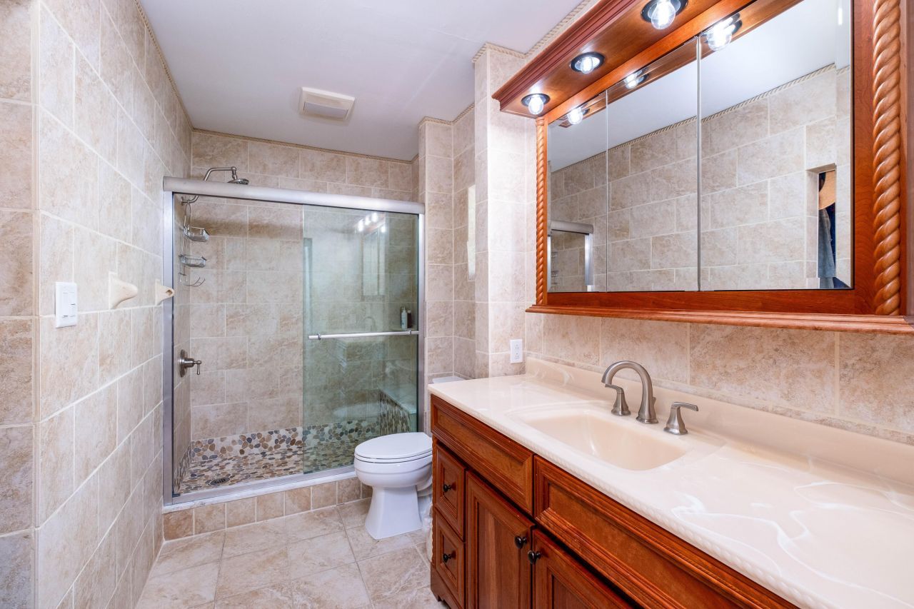 282 S Coconut Palm Boulevard, Tavernier, FL 33070 Photo