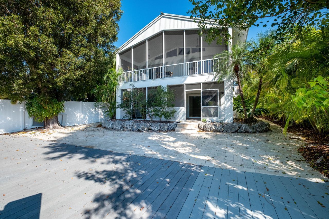 282 S Coconut Palm Boulevard, Tavernier, FL 33070 Photo