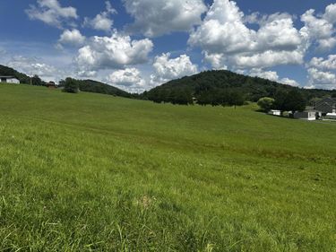 9999 Cannon Lake Road, Cannon, KY 40923