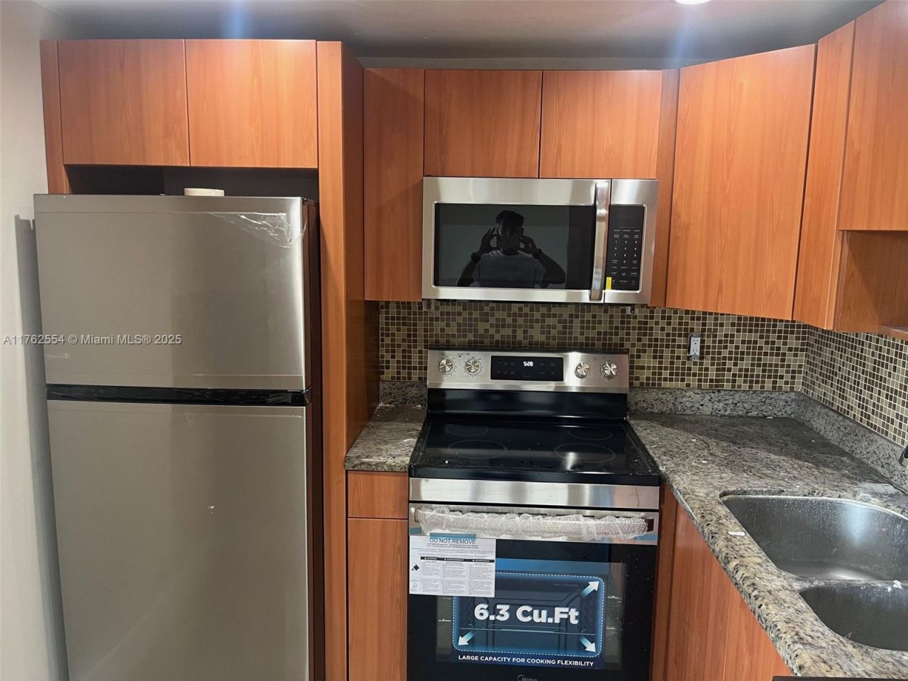 498 NW 165th St, Unit D-501, Miami, FL 33169 Photo