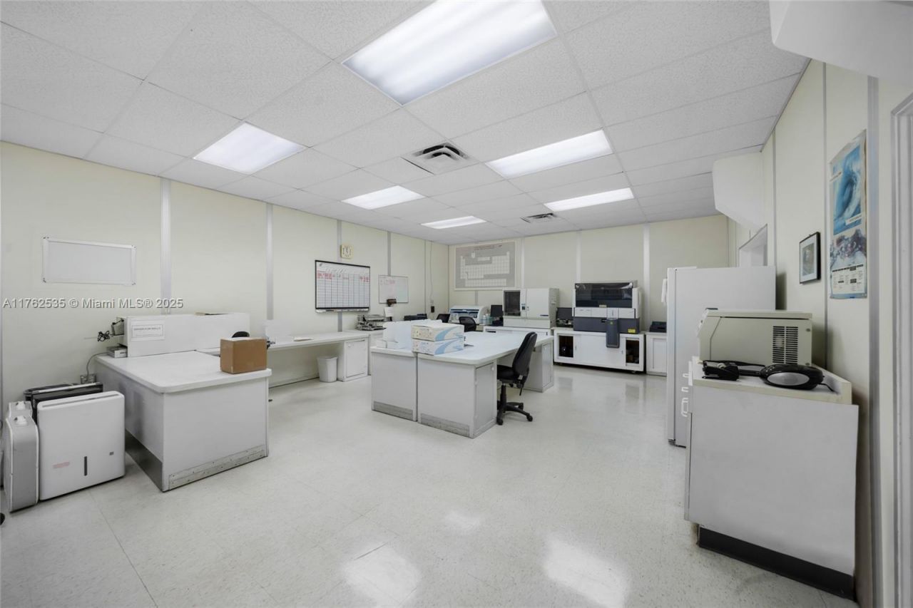 8127 NW 29th St, Unit 8127, Doral, FL 33122 Photo