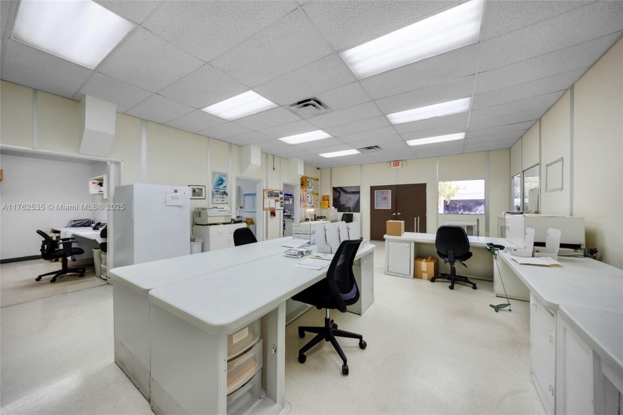 8127 NW 29th St, Unit 8127, Doral, FL 33122 Photo