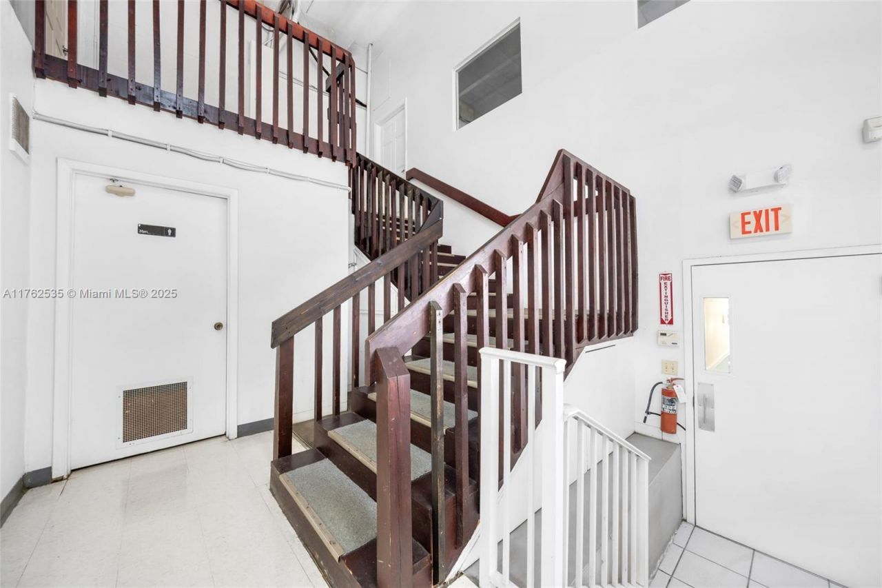 8127 NW 29th St, Unit 8127, Doral, FL 33122 Photo