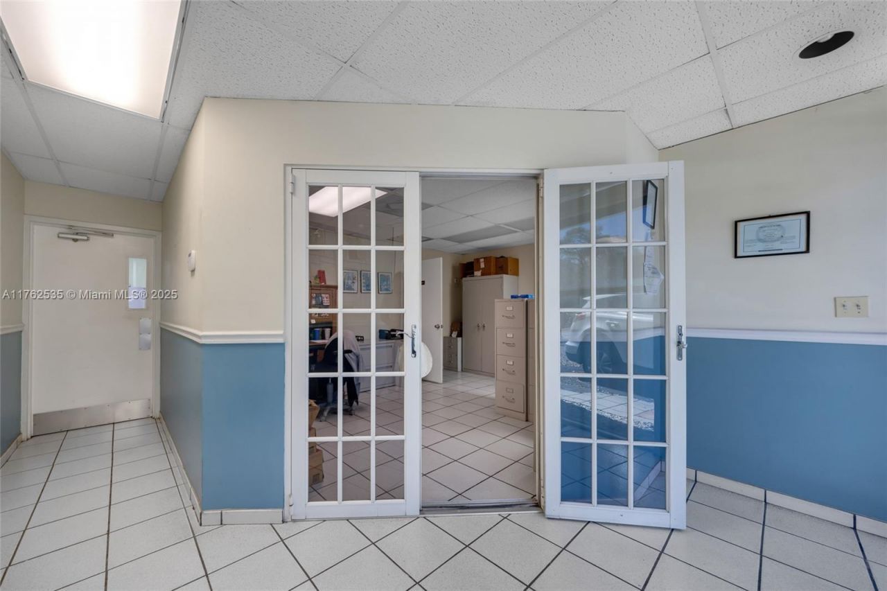 8127 NW 29th St, Unit 8127, Doral, FL 33122 Photo