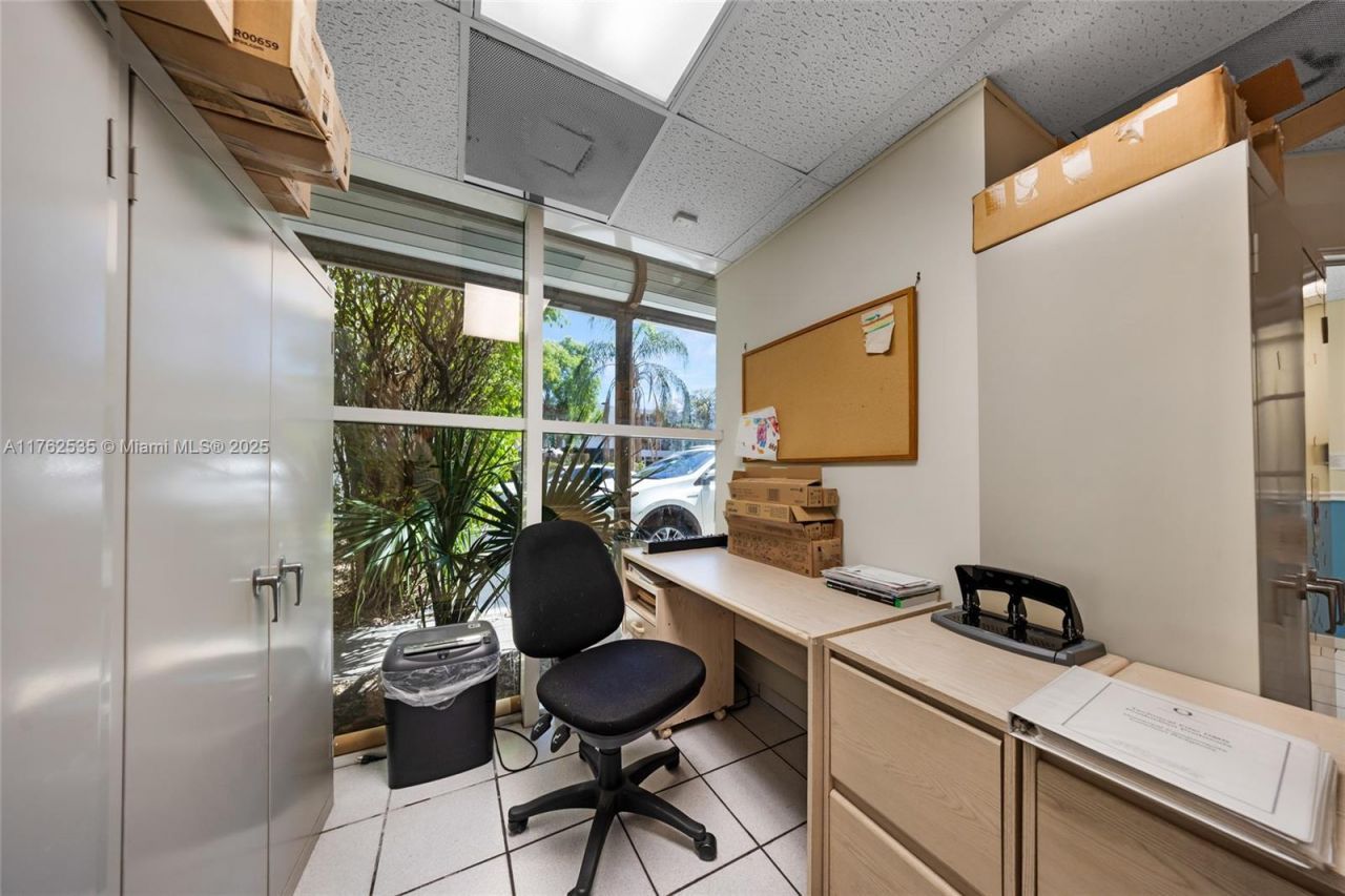 8127 NW 29th St, Unit 8127, Doral, FL 33122 Photo