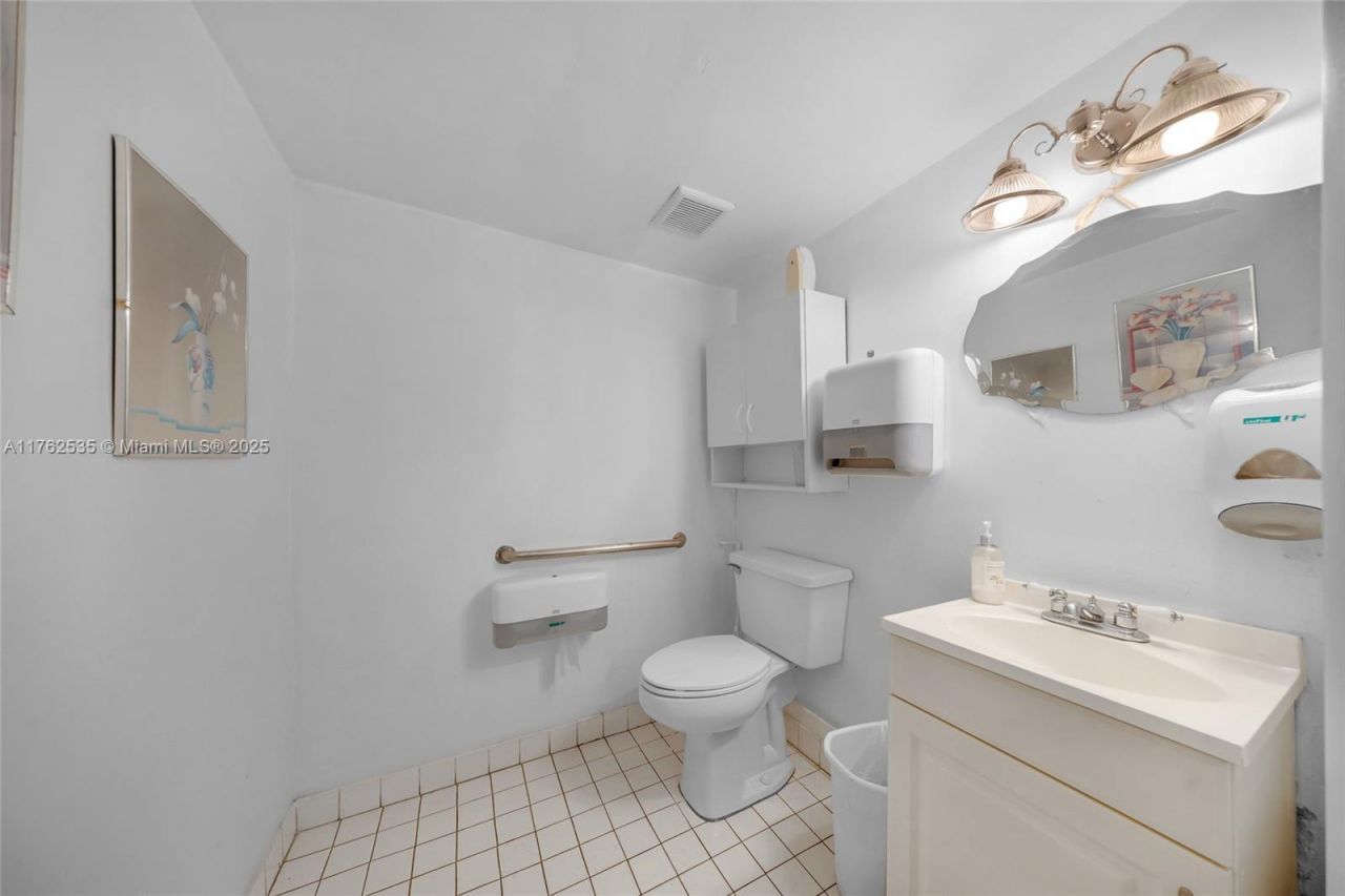 8127 NW 29th St, Unit 8127, Doral, FL 33122 Photo