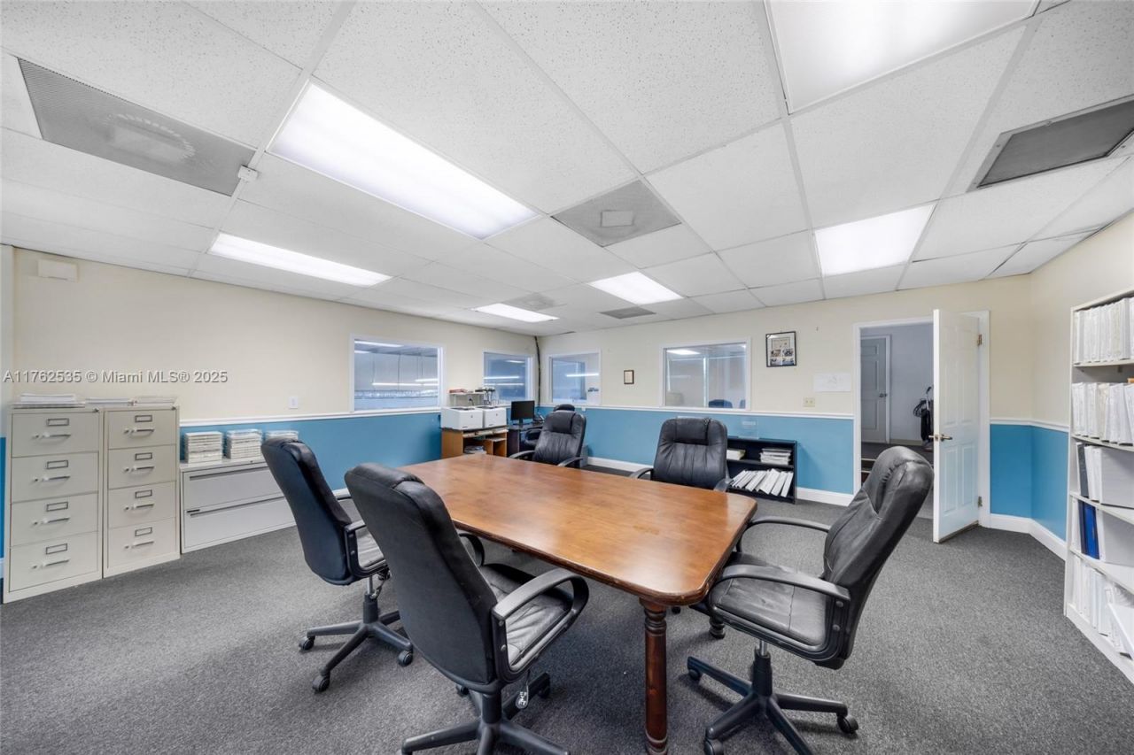 8127 NW 29th St, Unit 8127, Doral, FL 33122 Photo