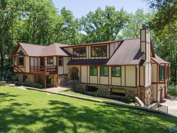 749 Bluewood Drive SE, Huntsville, AL 35802