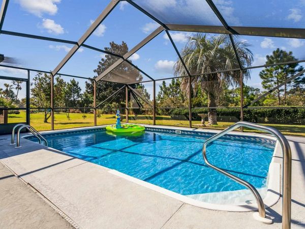 5519 Navaho Dr, Pensacola, FL 32507