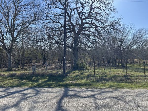 4870 Blackhill, Floresville, TX 78114