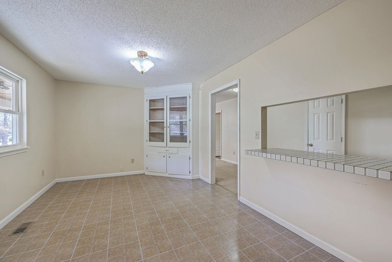 106 Mayrant Street Photo 15