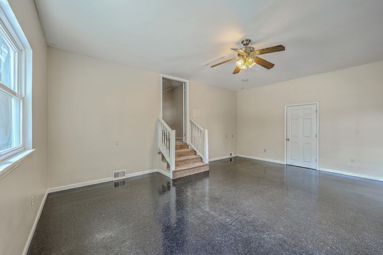 106 Mayrant Street Photo 28