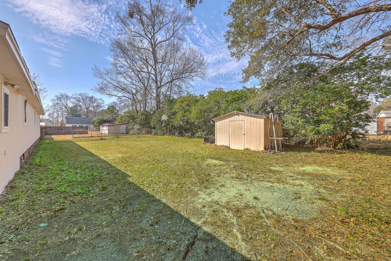 106 Mayrant Street Photo 35