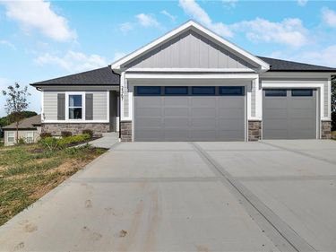 2367 NE Skopelos Court, Blue Springs, MO 64014