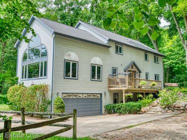 11770 WOODVIEW, Hamburg Twp, MI 48169