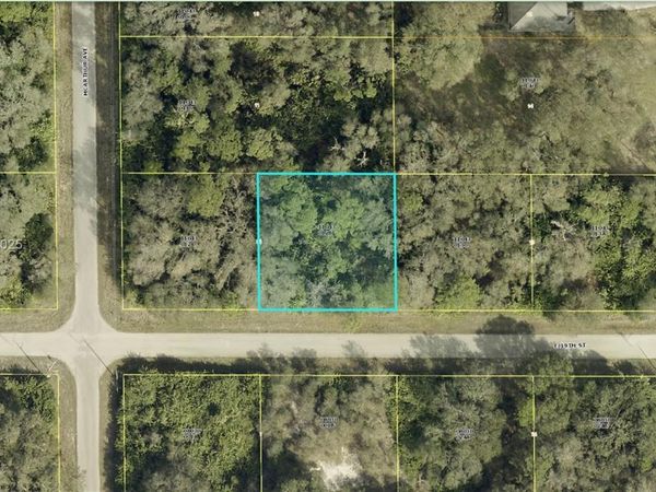 2803 E 19th St, Lehigh Acres, FL 33972