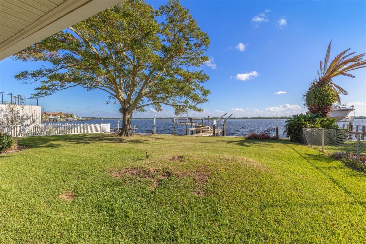 6151 Bayou Grande Boulevard Ne, Saint Petersburg, FL 33703 Photo